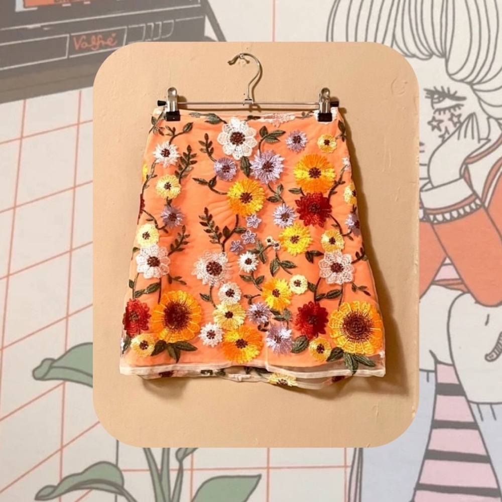🆕 shein • orange mini skirt with 3D embroidered flowers on mesh lined material